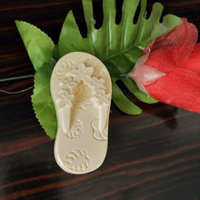 Load image into Gallery viewer, Ailime Designs - Thong Shoe Silicone Decorative Molds