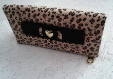 Load image into Gallery viewer, Women’s Fine Quality Stylish Handbag Clutches – Ailime Designs