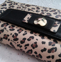 Load image into Gallery viewer, Women’s Fine Quality Stylish Handbag Clutches – Ailime Designs