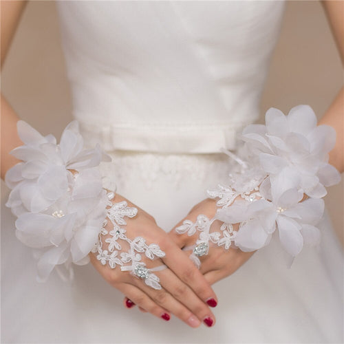 Bridal Lace Trim Gloves – Fine Quality Wedding Accessories