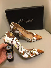 Load image into Gallery viewer, Women&#39;s Floral Print Design Classic Style Pumps