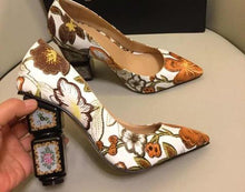 Load image into Gallery viewer, Women&#39;s Floral Print Design Classic Style Pumps