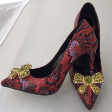 Load image into Gallery viewer, Women&#39;s Classic Leather Snake Skin Design Bow-Knot Pumps