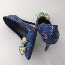 Load image into Gallery viewer, Women&#39;s Classic Leather Snake Skin Design Bow-Knot Pumps