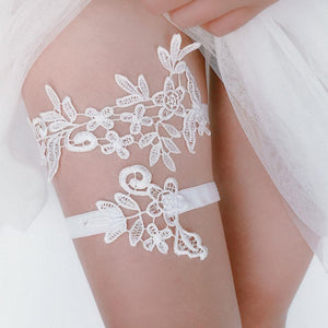 Bridal Accessories – Traditional Wedding Garter Belts