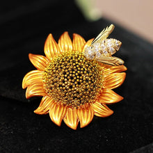 Load image into Gallery viewer, Women’s Fabulous Rhinestone Fashion Brooches