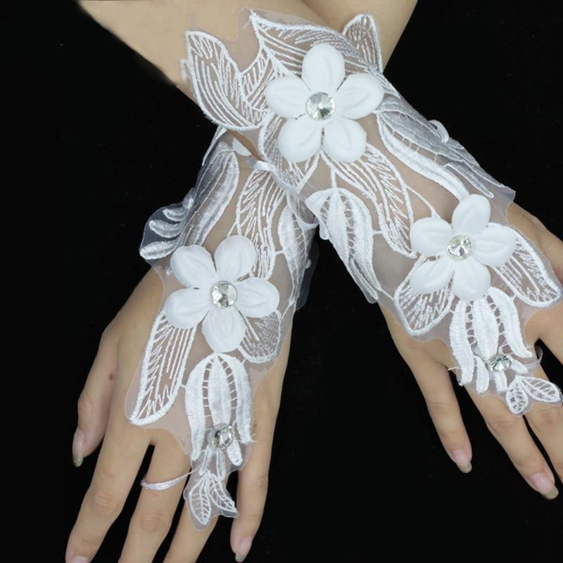 Bridal Lace Trim Gloves – Fine Quality Wedding Accessories