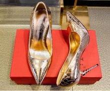 Load image into Gallery viewer, Women&#39;s Metallic Snake Print Design Pumps w/ Twist Rope Heels