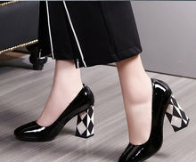 Load image into Gallery viewer, Women&#39;s Metallic Design Classic Style Heels